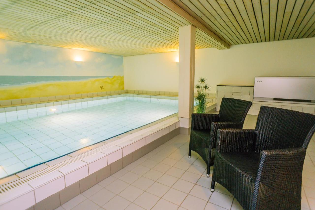 Gemuetliche Wohnung Unter Reet Mit Pool Und Sauna In Keitum Esterno foto